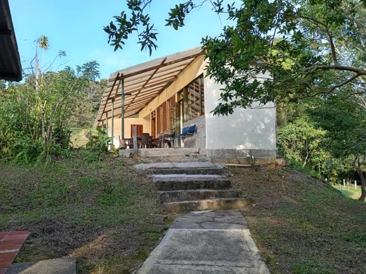 Del Camino Real Campsite Guaduas